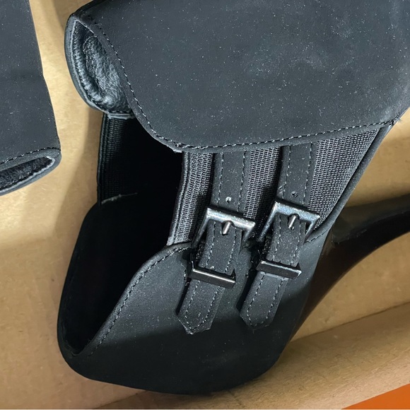 Women’s unlisted ankle shoes size 7. - Picture 3 of 11